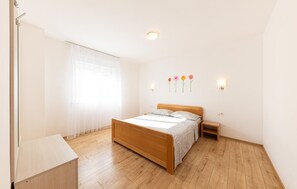 1 bedroom, free WiFi - Stunning apartment in Duce with sea view (Duce)