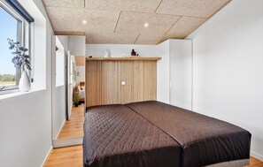3 bedrooms, travel crib, free WiFi