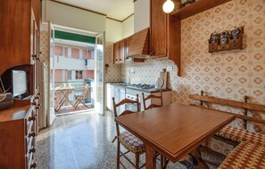 Fridge, microwave, stovetop, dishwasher - 2 bedroom beautiful apartment in Recco (Recco)