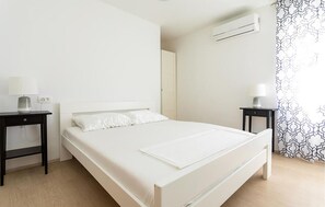 3 bedrooms, free WiFi, bed sheets