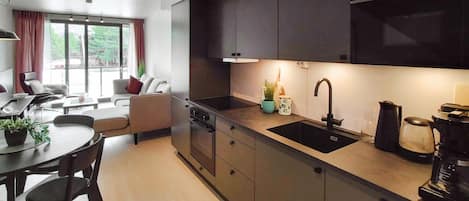Fridge, dishwasher, coffee/tea maker