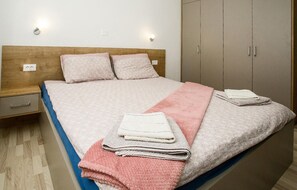 2 habitaciones, cuna de viaje y wifi gratis 
