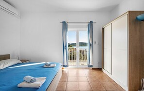 1 habitación, tabla de planchar con plancha y wifi gratis