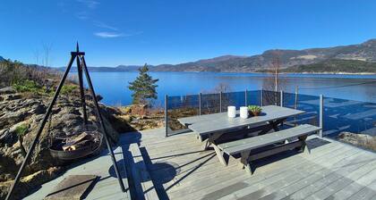 4 bedroom stunning home in Hebnes