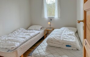 3 bedrooms, travel crib, free WiFi - Lovely home in Fjerritslev with WiFi (Fjerritslev)