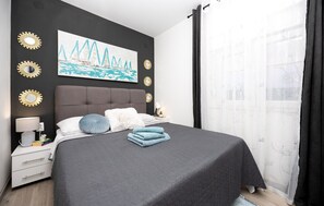 3 bedrooms, iron/ironing board, travel crib, free WiFi