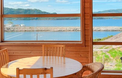 Beautiful home in Masfjordnes with sauna