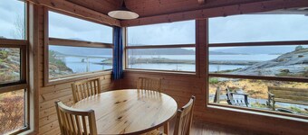 Cozy home in Masfjordnes with sauna