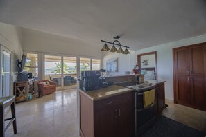 Fridge, microwave, oven, stovetop - Beachfront Penthouse: 3BD/3BA (Christiansted)