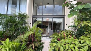 Deluxe Apartment, Pool View | Teres/patio