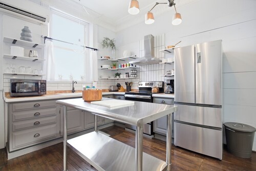 Cozy 2BR Loft in Downtown Charleston, IL