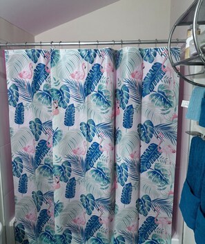 Håndklær, såpe og toalettpapir