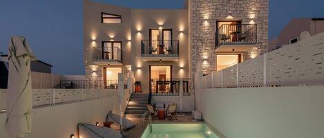 Villa Carob | 3 bedrooms, in-room safe, soundproofing, iron/ironing board