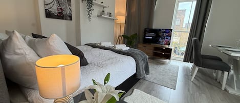 Deluxe Studio | Free WiFi