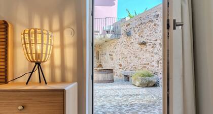 Studio Apartment with Queen Bed - Casa da BrĂȘa