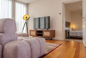 7 多间卧室、办公桌、熨斗/熨衣板、旅行婴儿床