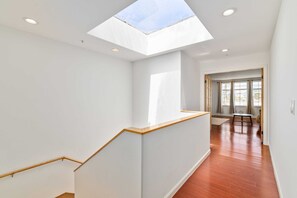 Maison (5 Bedrooms) | 5 chambres, bureau, espace de travail pour ordinateurs portables