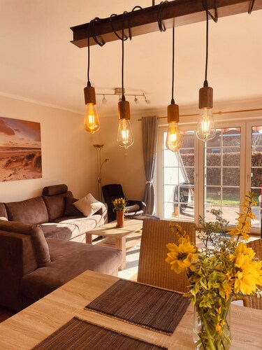 Vacation apartment Greetsiel Seezungenweg 11 D, central, quiet with garden