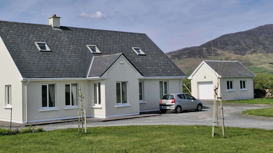 Villa Daffodil - Sleeps 2 & Stunning Seaside Views