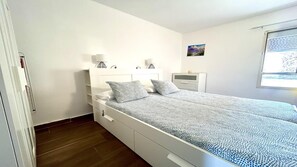 1 室のベッドルーム、アイロン / アイロン台、インターネット、ベッドシーツ