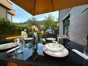 Outdoor dining