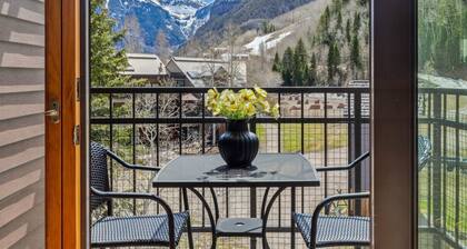 Cimarron ONE: A TRUE Ski IN/OUT condo!