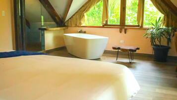 Suite, Balcony, Garden View