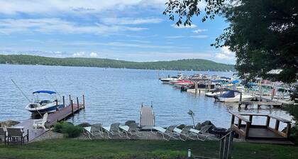 Charming 2-bedroom Ranch Style Waterfront Mobile with Boat dock in Meredith - AC