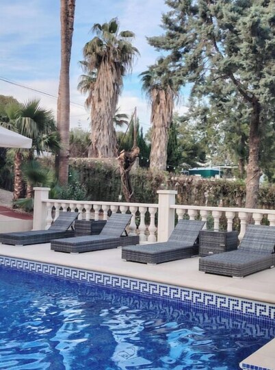 Loft in the villa, swimming pool, parking, enclosed garden.