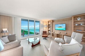 Luxury Suite, 3 Bedrooms, Kitchen, Ocean View | Living room