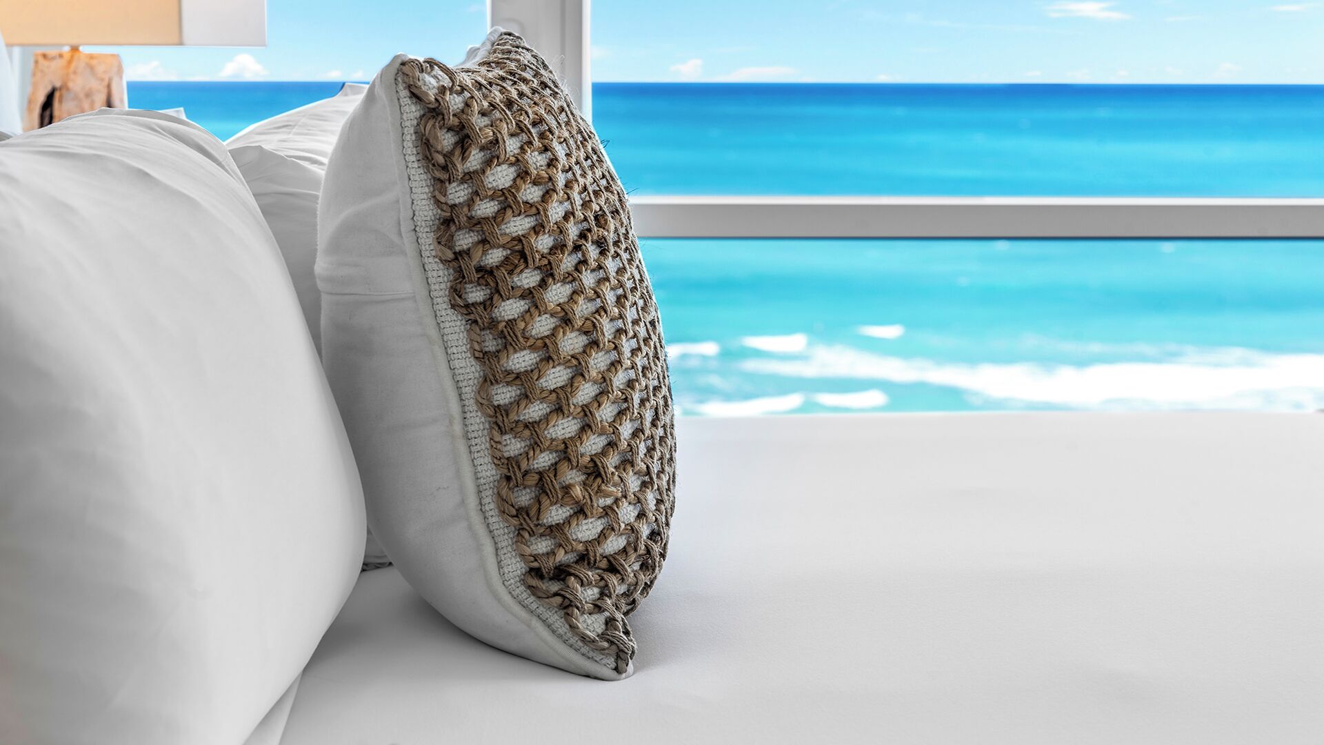 Ropa de cama de alta calidad y tabla de planchar con plancha 