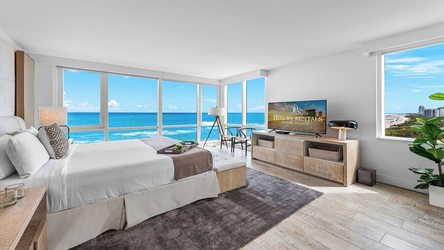 1 Hotel & Homes Private Luxury Suites
