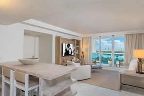 Living area - 1 Hotel & Homes Private Luxury Suites (Miami Beach)