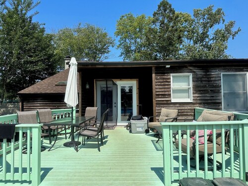 North Cape May Paradise! Pool, Outdoor Bar, Pet Friendly!