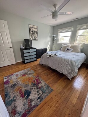 2 camere, una scrivania, ferro/asse da stiro, Wi-Fi gratuito