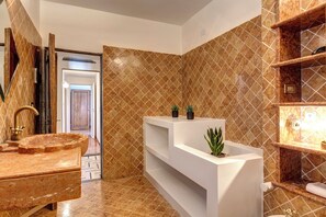 Apartment, Balcony | Bathroom