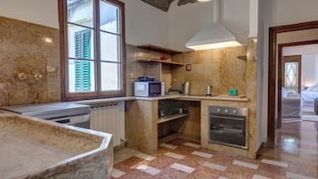 Huoneisto, parveke | Yksityinen keittiö | Vedenkeitin