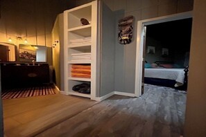 2 habitaciones, tabla de planchar con plancha y wifi gratis
