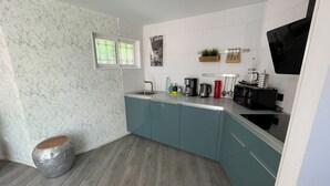 Apartemen Comfort, menghadap laut | Dapur pribadi | Mesin pembuat kopi/teh