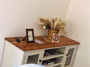 Interior - Cozy Stay Near Beach 
Free WiFi & Essentials Included (Cape Town)