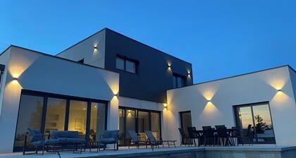 Contemporary house