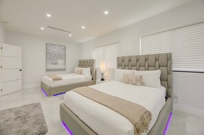 3 bedrooms, desk, iron/ironing board, travel crib