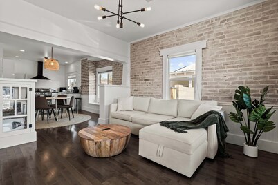 Charming Bungalow Near It All