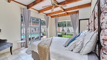 5 bedrooms, desk, iron/ironing board, travel crib