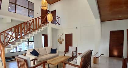 Cool and comfortable 3-bedroom house in welcoming El Tránsito with WiFi, AC