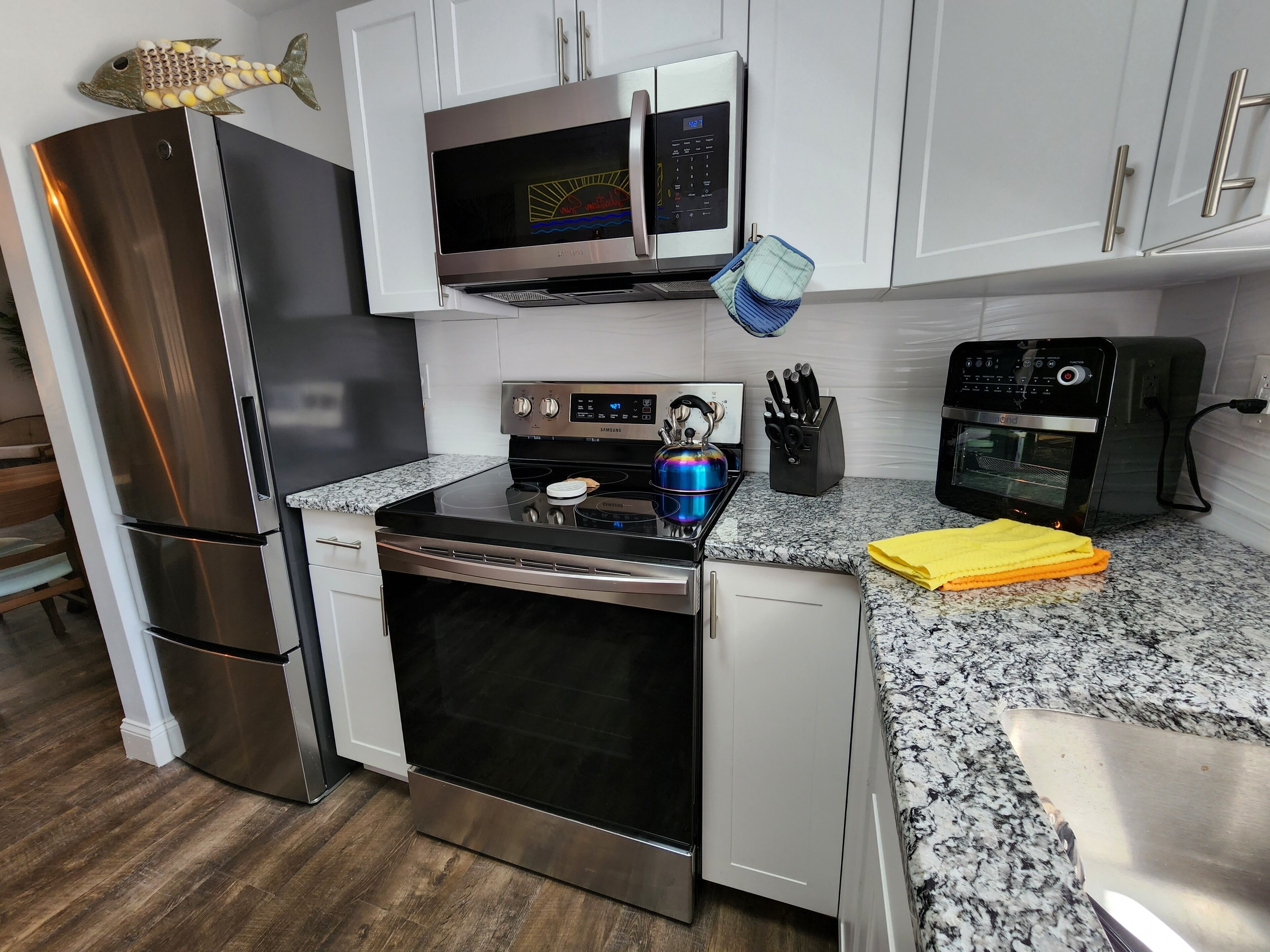 Microwave, oven, stovetop, dishwasher
