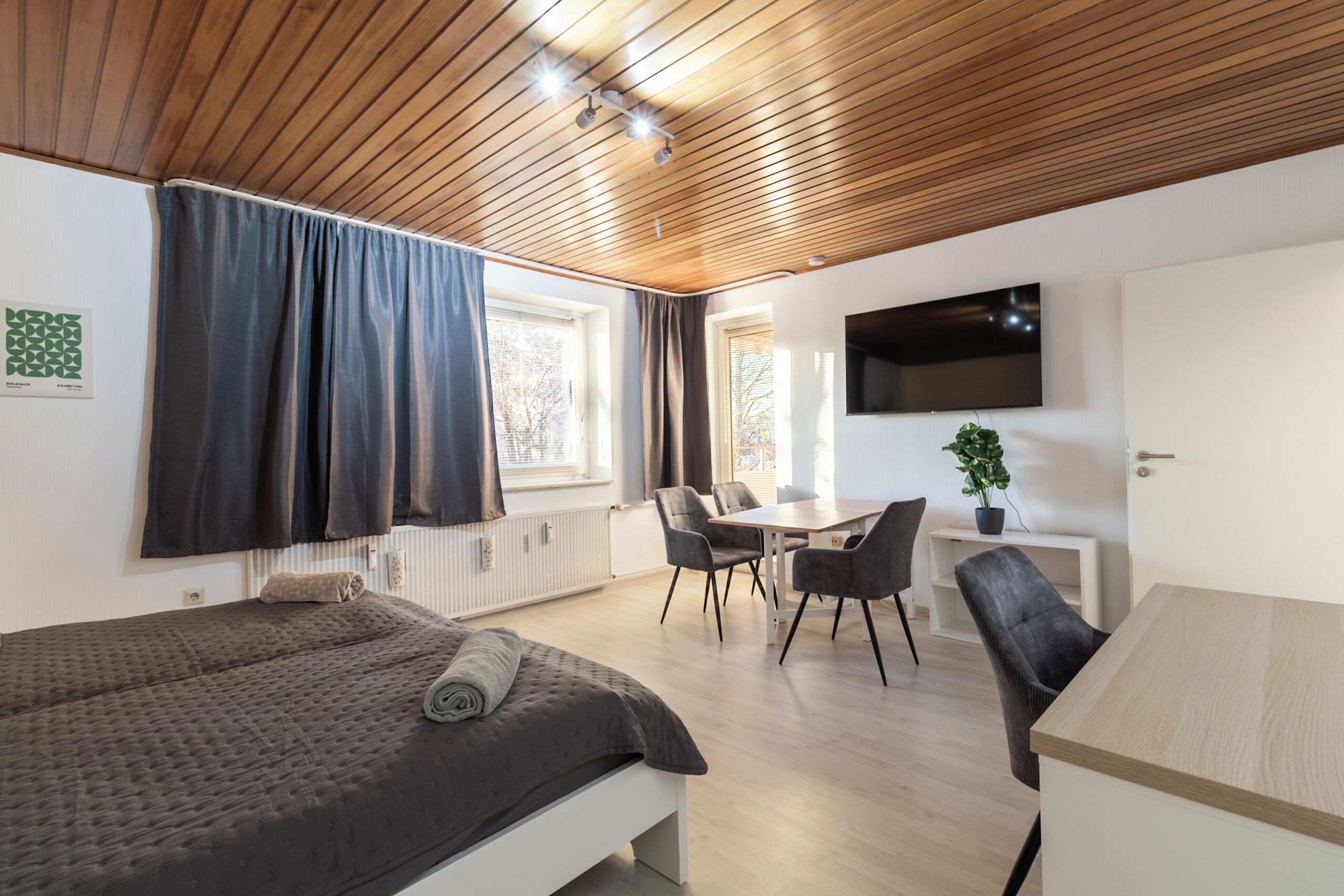 4 dormitorios, tabla de planchar con plancha, wifi y ropa de cama