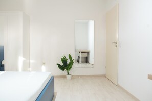 4 chambres, fer et planche à repasser, Wi-Fi, draps fournis