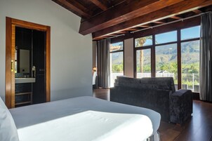 Colchones con pillow-top, escritorio y espacio para trabajar con laptop 