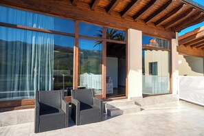 Superior Suite | Pillowtop beds, desk, laptop workspace, soundproofing